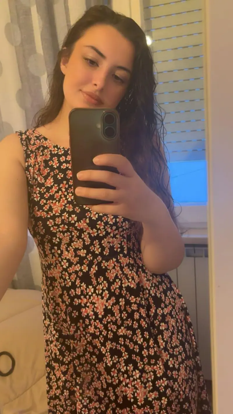 zujiboyu (22) female from US - sexting partner