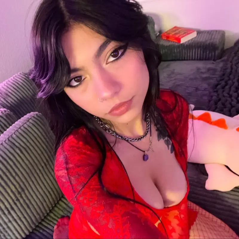 zyzidobe (23) female from US - sexting partner